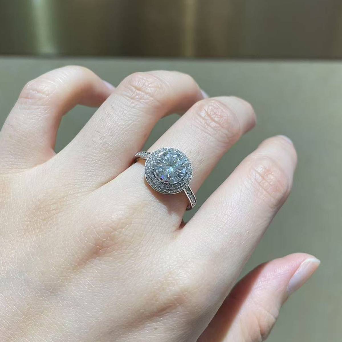 Round Bag Women's Ring S925 Silver Plated Platinum Customized Selection Main Stone Moissanite 1.5ct/Sub Stone Cubic Zirconia
